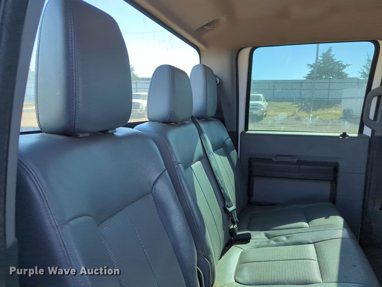 image for item OL9162 2016 Ford F250 Super Duty  Crew Cab pickup truck