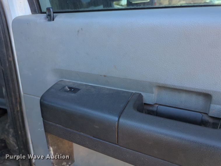 image for item OL9162 2016 Ford F250 Super Duty  Crew Cab pickup truck