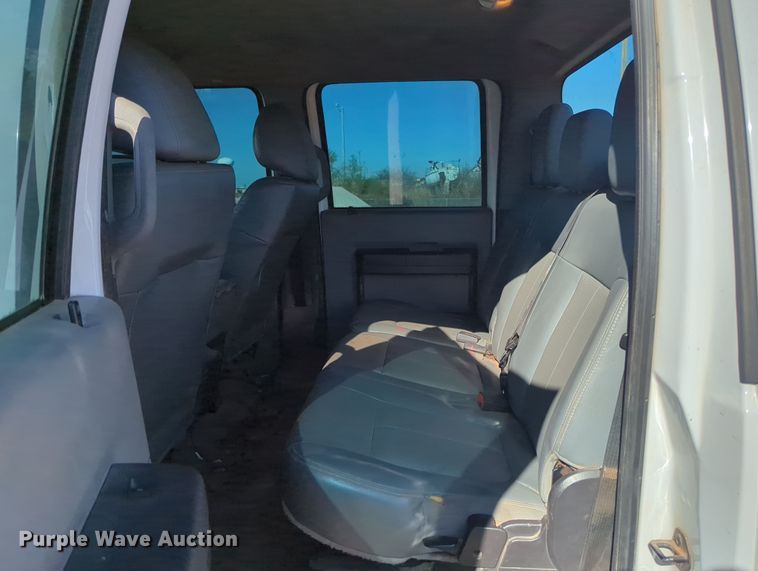 image for item OL9162 2016 Ford F250 Super Duty  Crew Cab pickup truck