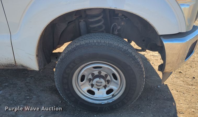 image for item OL9162 2016 Ford F250 Super Duty  Crew Cab pickup truck