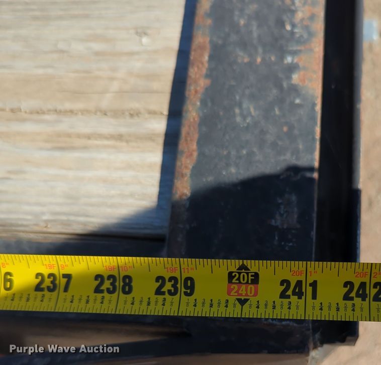 image for item OL9164 2016 Horse Creek  flatbed trailer