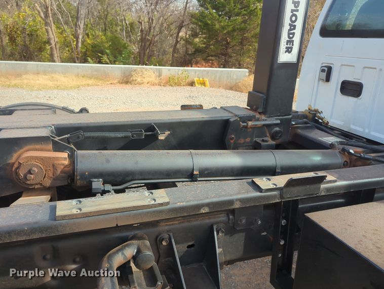 image for item OL9175 2010 Ford F550 Super Duty XL  hook lift truck