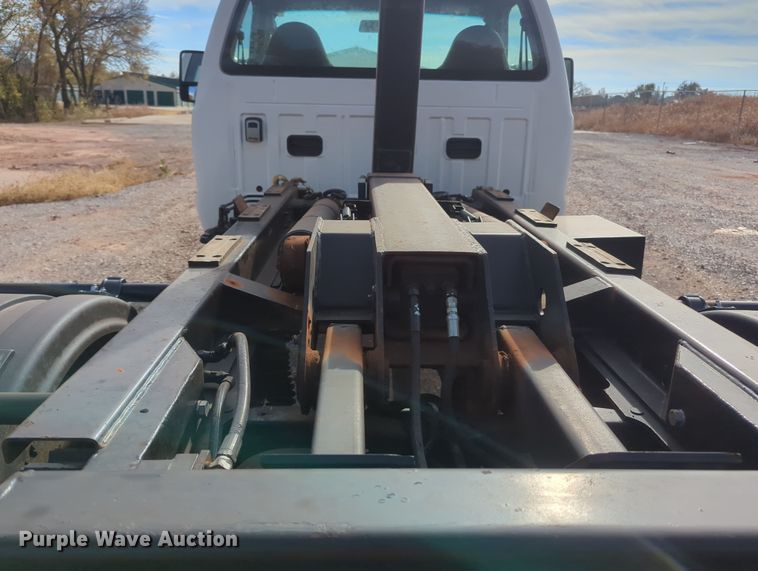 image for item OL9175 2010 Ford F550 Super Duty XL  hook lift truck