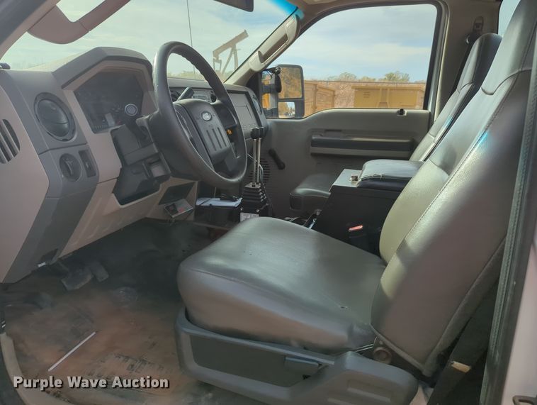 image for item OL9175 2010 Ford F550 Super Duty XL  hook lift truck