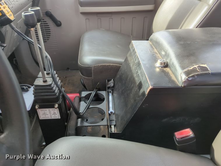 image for item OL9175 2010 Ford F550 Super Duty XL  hook lift truck