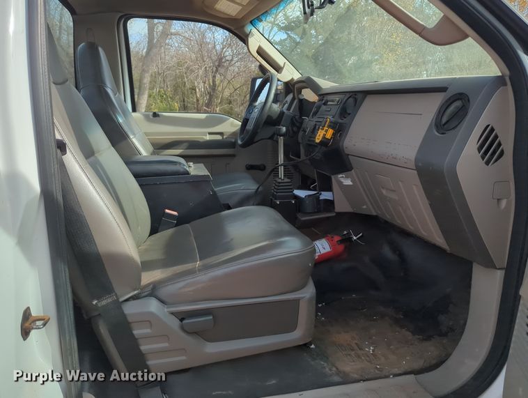 image for item OL9175 2010 Ford F550 Super Duty XL  hook lift truck