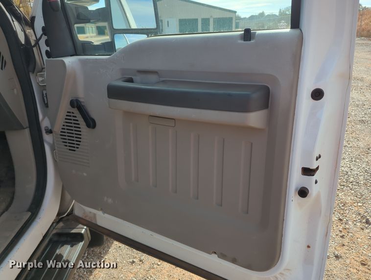 image for item OL9175 2010 Ford F550 Super Duty XL  hook lift truck