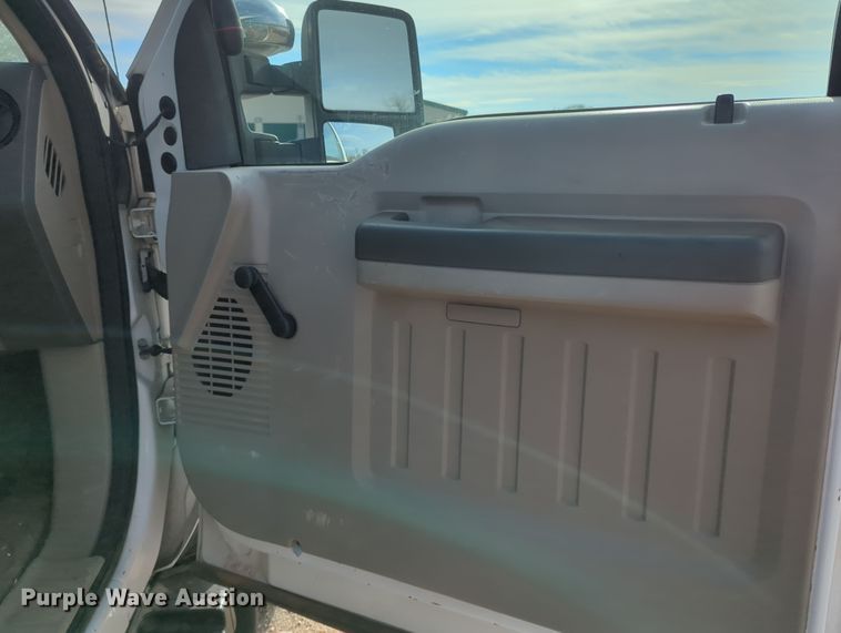 image for item OL9175 2010 Ford F550 Super Duty XL  hook lift truck