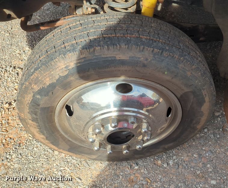 image for item OL9175 2010 Ford F550 Super Duty XL  hook lift truck