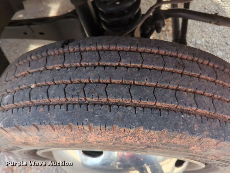 image for item OL9175 2010 Ford F550 Super Duty XL  hook lift truck