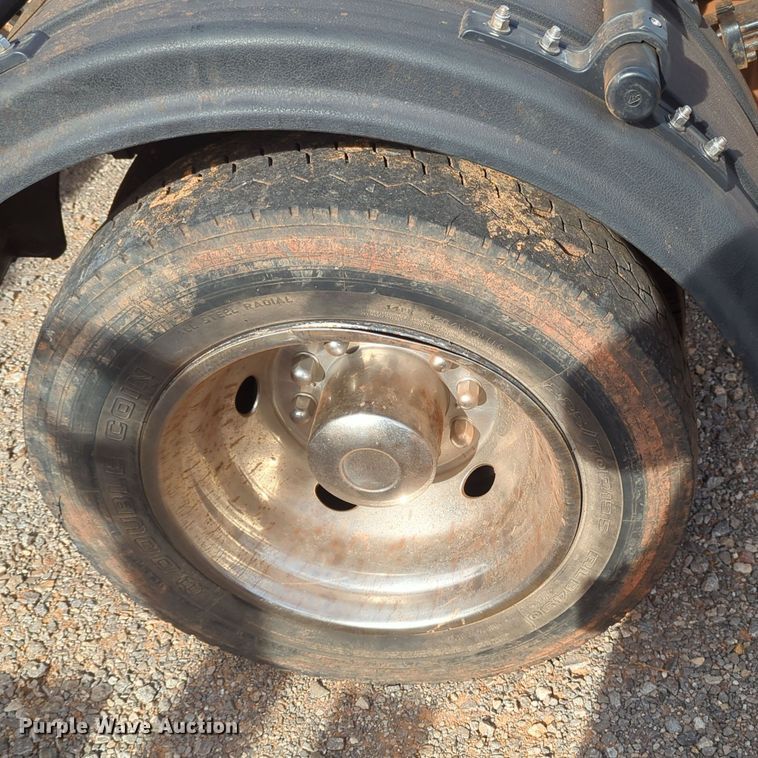 image for item OL9175 2010 Ford F550 Super Duty XL  hook lift truck