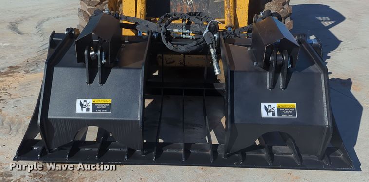 image for item OL9196 2023  skid steer grapple bucket