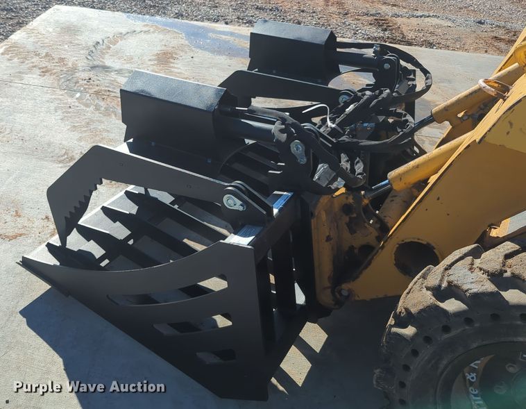image for item OL9196 2023  skid steer grapple bucket