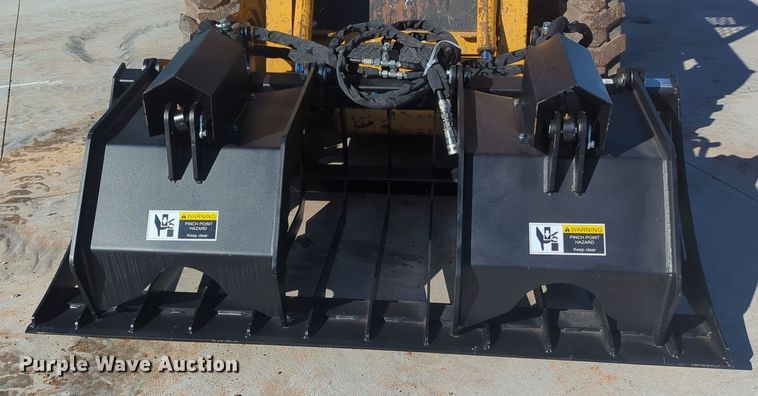 image for item OL9196 2023  skid steer grapple bucket
