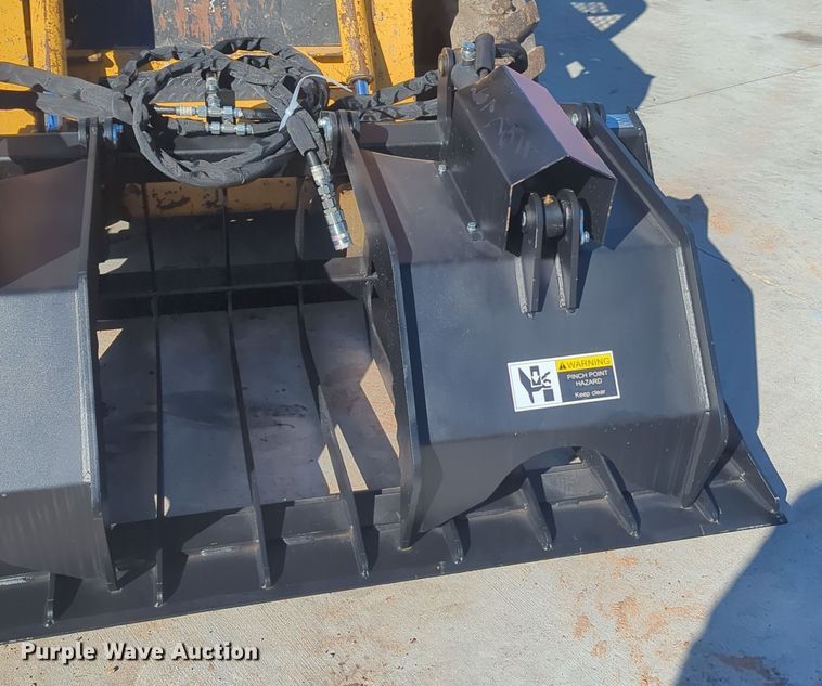image for item OL9196 2023  skid steer grapple bucket