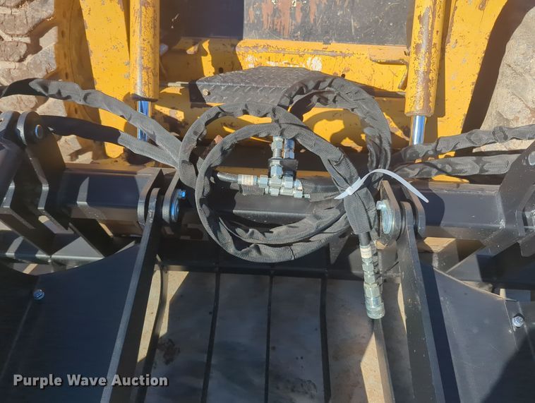 image for item OL9196 2023  skid steer grapple bucket
