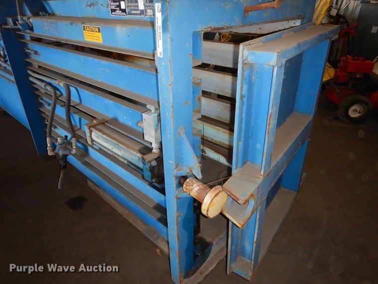 image for item OL9360 Balemaster 372AJLPUXZ9Z  horizontal baler