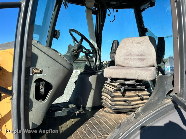 image for item DJ6376 2004 Case 590 Super M Series 2  backhoe