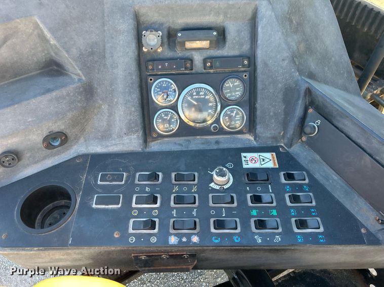 image for item DJ6393 2009 Ditch Witch JT3020 Mach 1  directional boring unit