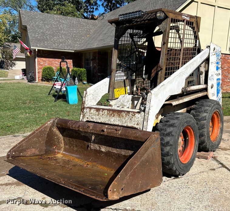 image for item DJ6448 1992 Bobcat 743B  skid steer loader