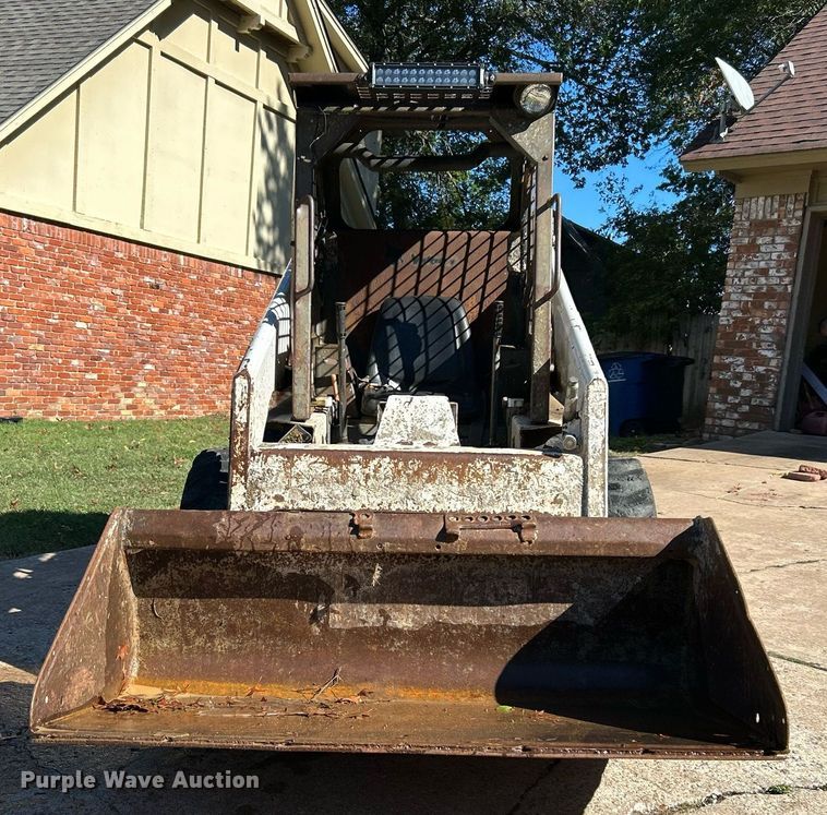 image for item DJ6448 1992 Bobcat 743B  skid steer loader