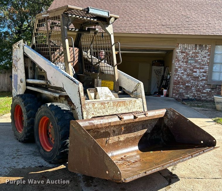image for item DJ6448 1992 Bobcat 743B  skid steer loader