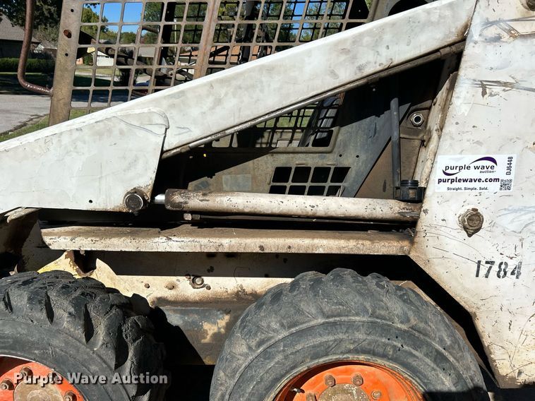 image for item DJ6448 1992 Bobcat 743B  skid steer loader