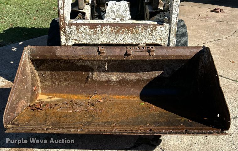 image for item DJ6448 1992 Bobcat 743B  skid steer loader