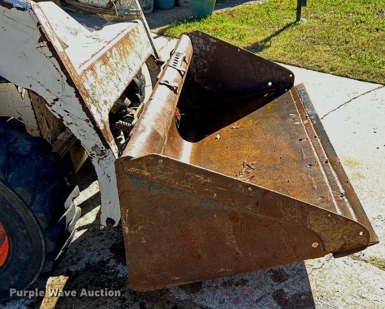 image for item DJ6448 1992 Bobcat 743B  skid steer loader