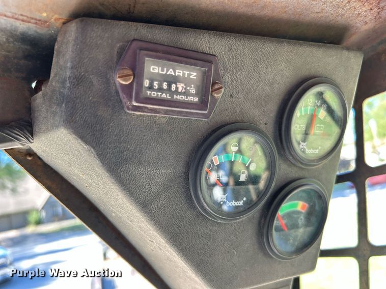 image for item DJ6448 1992 Bobcat 743B  skid steer loader