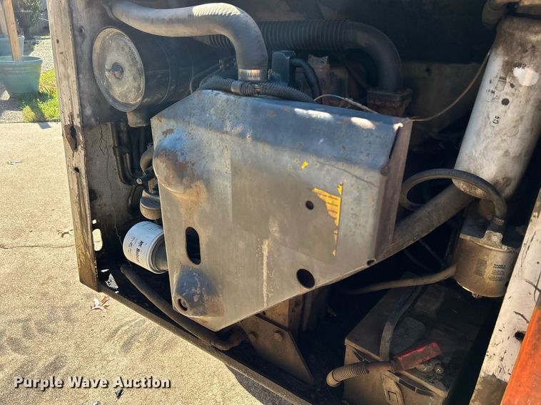 image for item DJ6448 1992 Bobcat 743B  skid steer loader