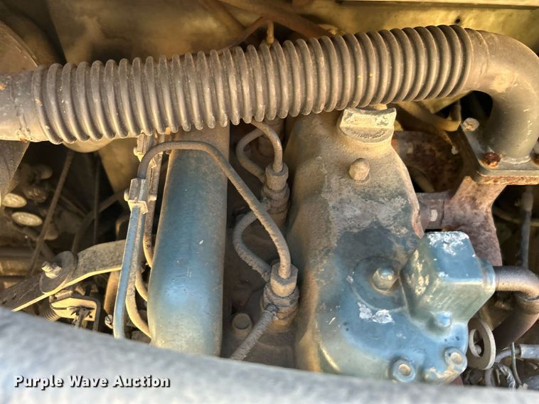 image for item DJ6448 1992 Bobcat 743B  skid steer loader