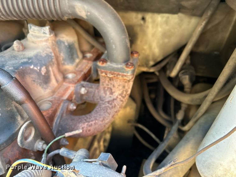 image for item DJ6448 1992 Bobcat 743B  skid steer loader