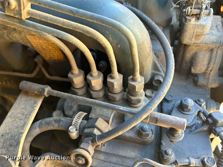 image for item DJ6448 1992 Bobcat 743B  skid steer loader