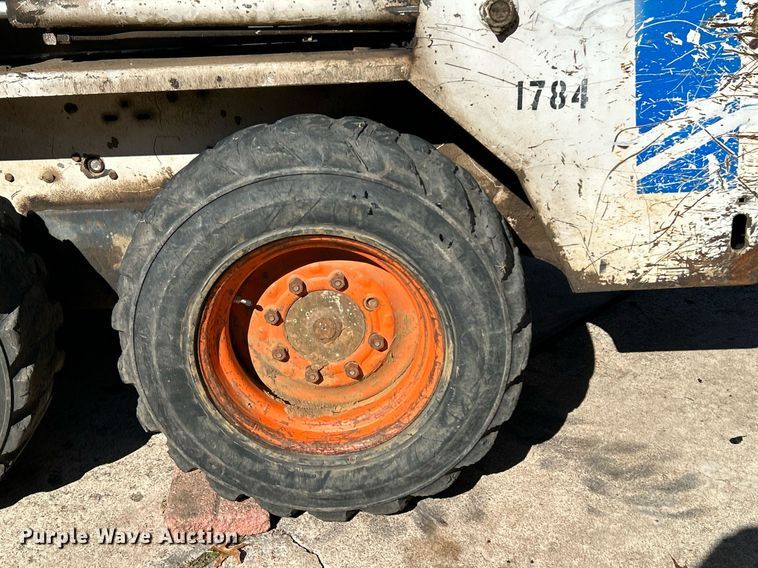 image for item DJ6448 1992 Bobcat 743B  skid steer loader