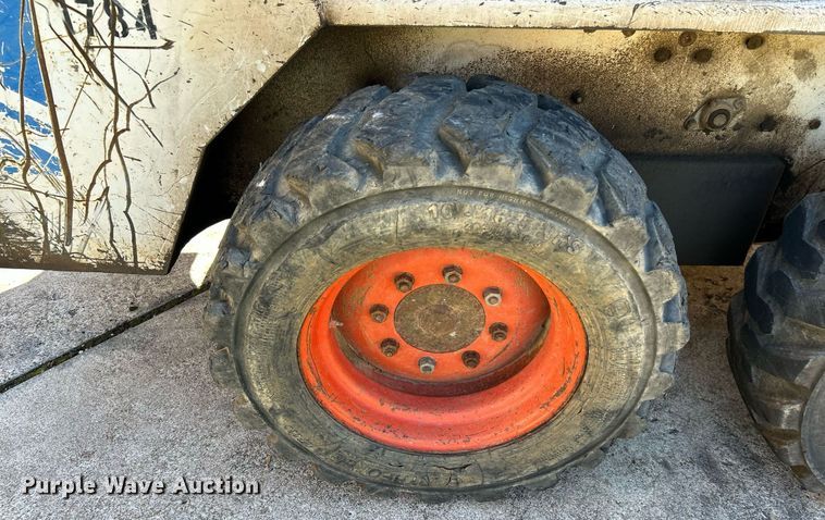 image for item DJ6448 1992 Bobcat 743B  skid steer loader