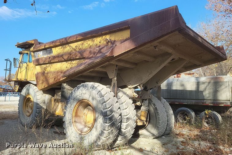 image for item DK1174 1996 Caterpillar 775B  haul truck