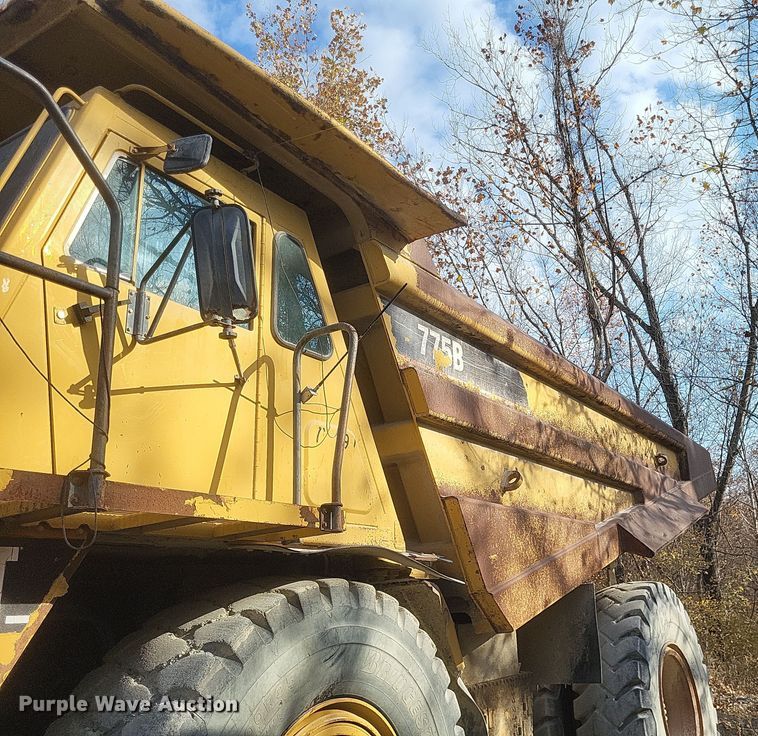 image for item DK1174 1996 Caterpillar 775B  haul truck