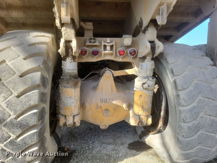 image for item DK1174 1996 Caterpillar 775B  haul truck