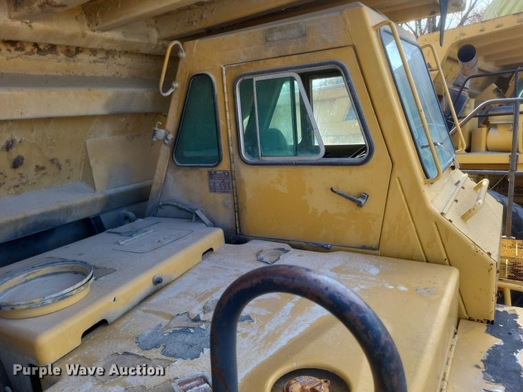 image for item DK1174 1996 Caterpillar 775B  haul truck