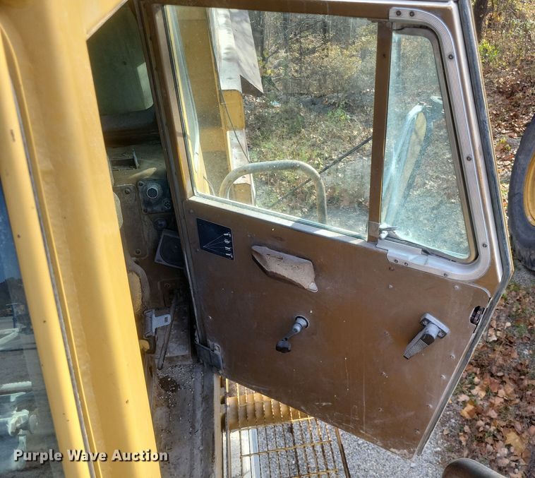 image for item DK1174 1996 Caterpillar 775B  haul truck