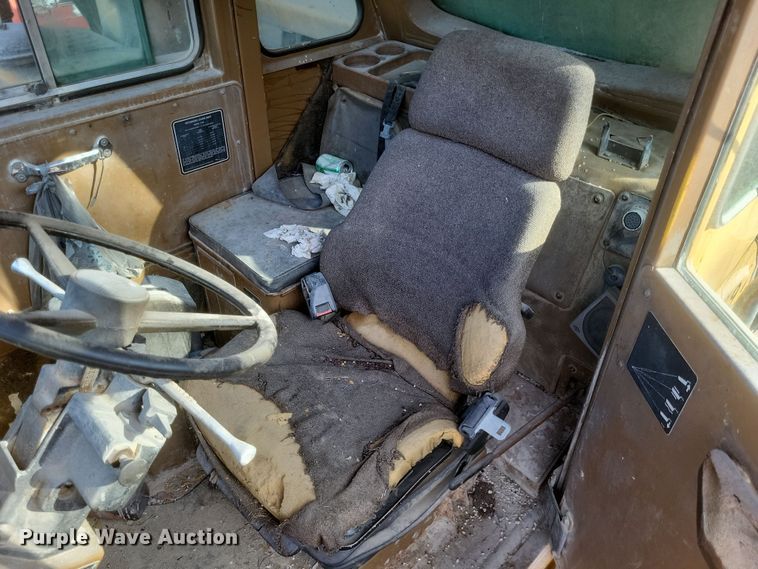 image for item DK1174 1996 Caterpillar 775B  haul truck