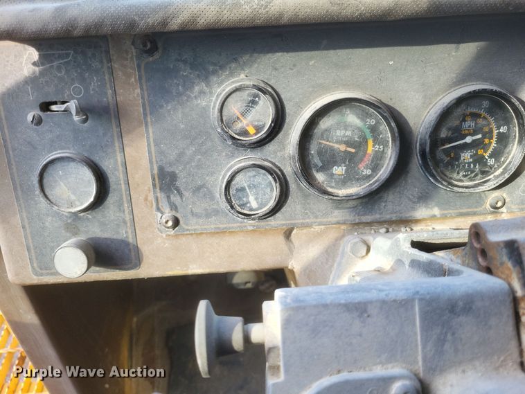 image for item DK1174 1996 Caterpillar 775B  haul truck