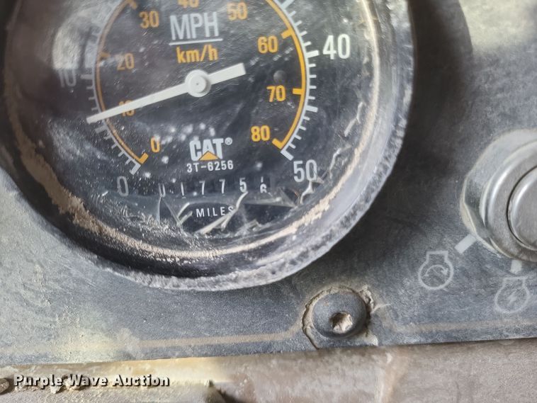 image for item DK1174 1996 Caterpillar 775B  haul truck