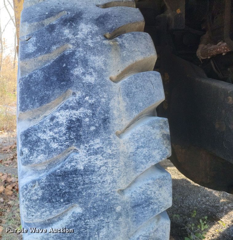 image for item DK1174 1996 Caterpillar 775B  haul truck