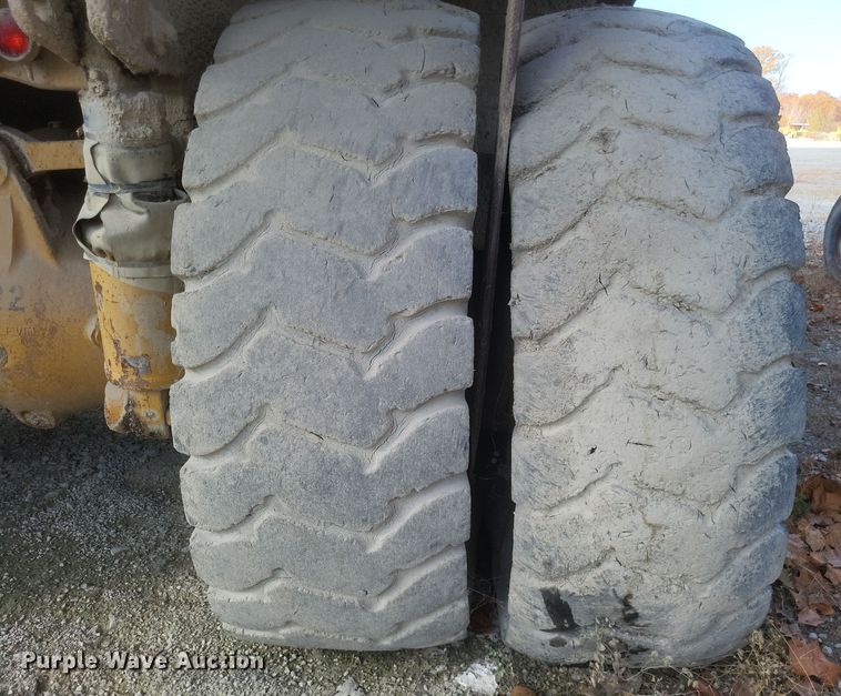 image for item DK1174 1996 Caterpillar 775B  haul truck