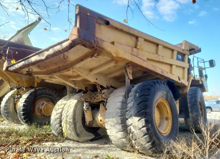 image for item DK1175 1995 Caterpillar 775B  haul truck