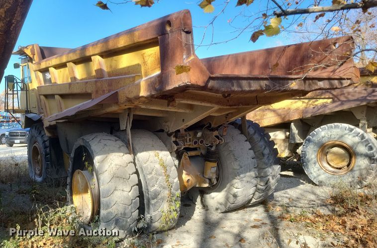 image for item DK1175 1995 Caterpillar 775B  haul truck