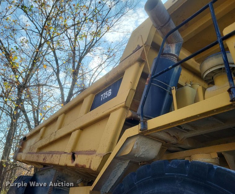 image for item DK1175 1995 Caterpillar 775B  haul truck