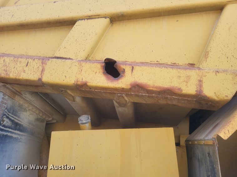 image for item DK1175 1995 Caterpillar 775B  haul truck